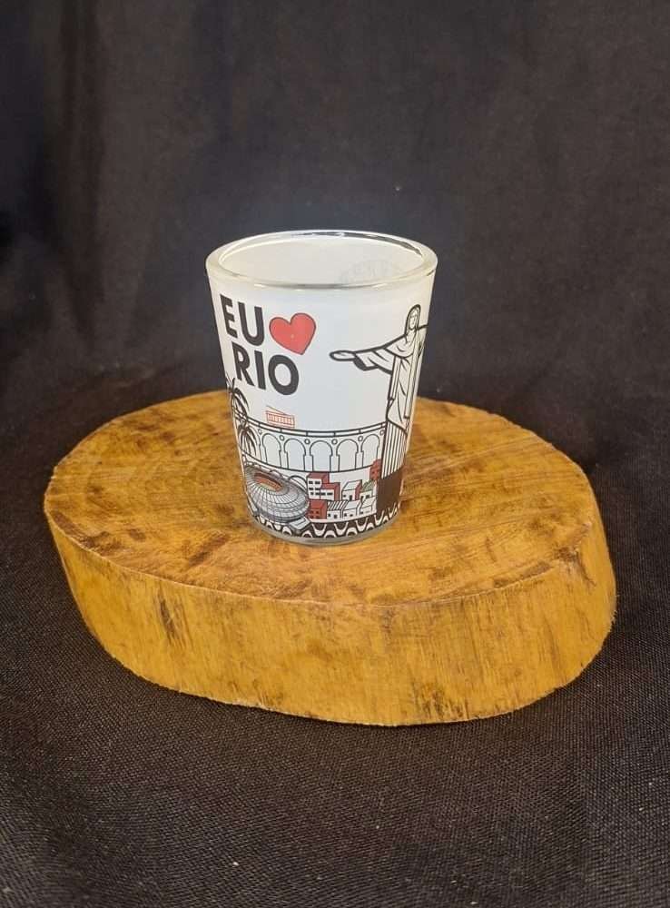 Copo dose estampa roda gigante com pontos turístico do Rio de Janeiro arcos da lapa, cristo , maracanã, pão de açúcar.