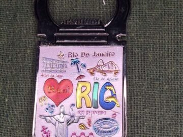 imã de geladeira de metal abridor de garrafa fundo do mar, cristo, pão de açúcar, drink, chinelo, concha, maracanã, calçadão de Copacabana, eu amo Brasil, tartaruga, arcos da lapa, ancora, coqueiros