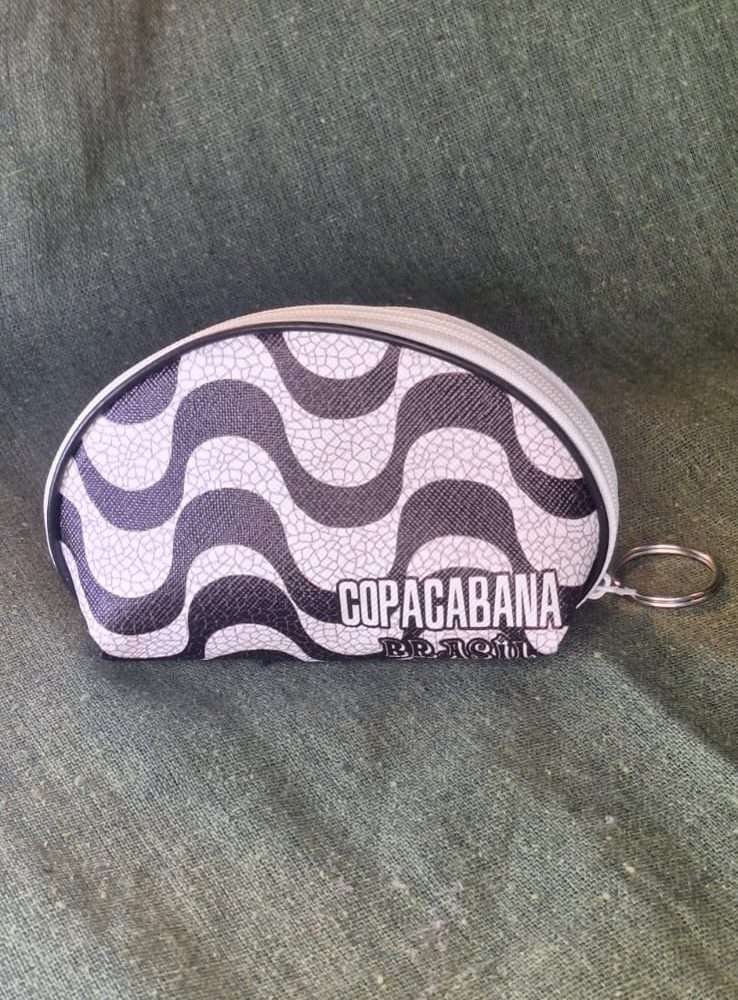 porta moedas calçadão de Copacabana preto e branco Rio de Janeiro