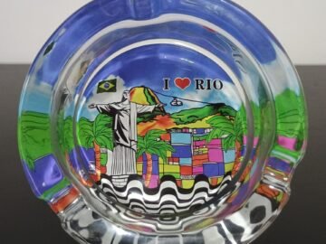 cinzeiro favela Eu amo Rio com pontos turístico do Rio de Janeiro arcos da lapa, cristo , pão de açúcar.