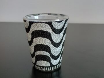 copo de dose calçadão Copacabana