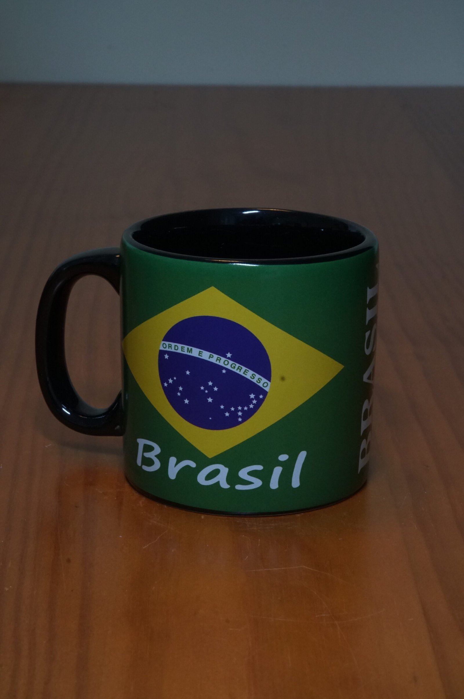 xicara media bandeira do Brasil redonda
